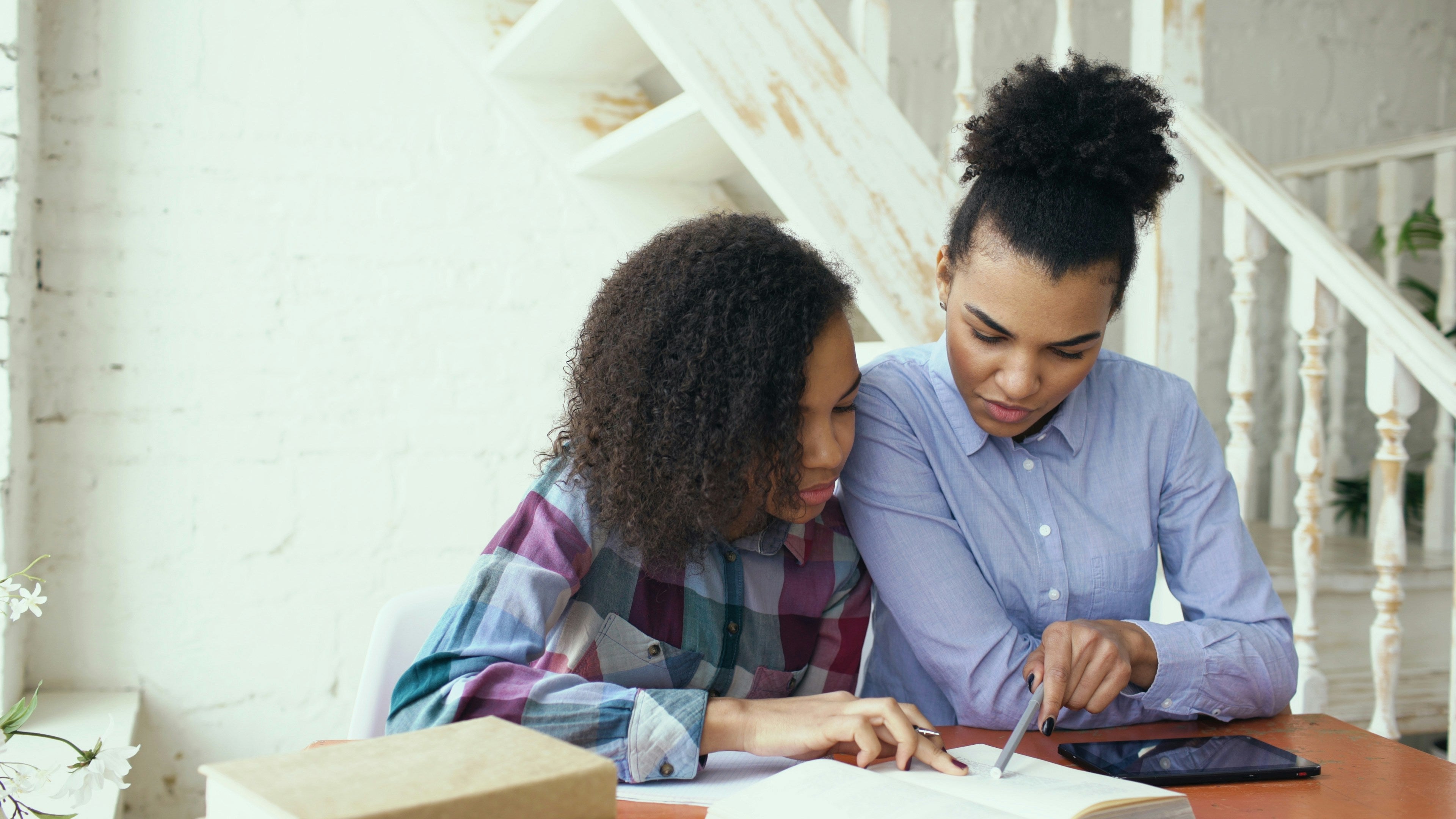 Interactive Reading Techniques That Boost Language Development